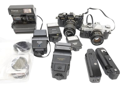 3 CAMERAS & FLASH ES 2 CANON 1 POLAROID