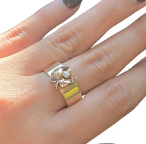 14k LADIES GOOD LUCK DIAMOND RING SZ 7