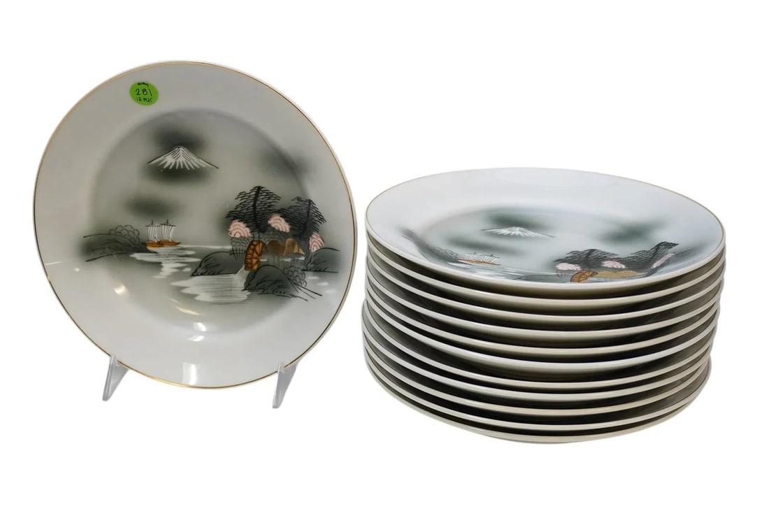 12 ORIENT CHINA SHALLOW PLATES/BOWLS (1 of 3)