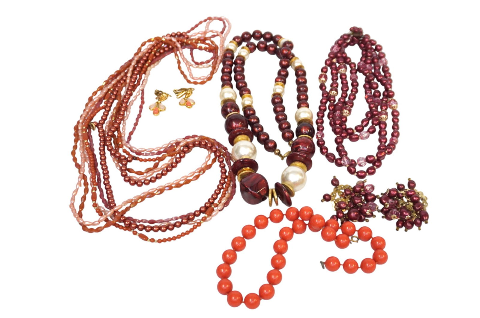 11 OF RED/PINK VINTAGE COSTUME JEWELRY (1 of 3)