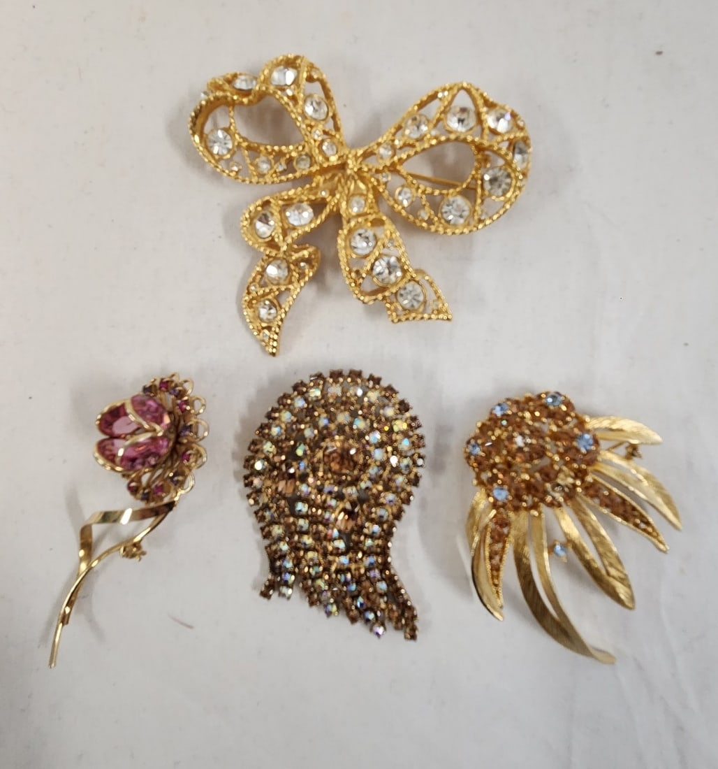 4 VINTAGE MID CENTURY RHINESTONE BROOCHES (1 of 3)