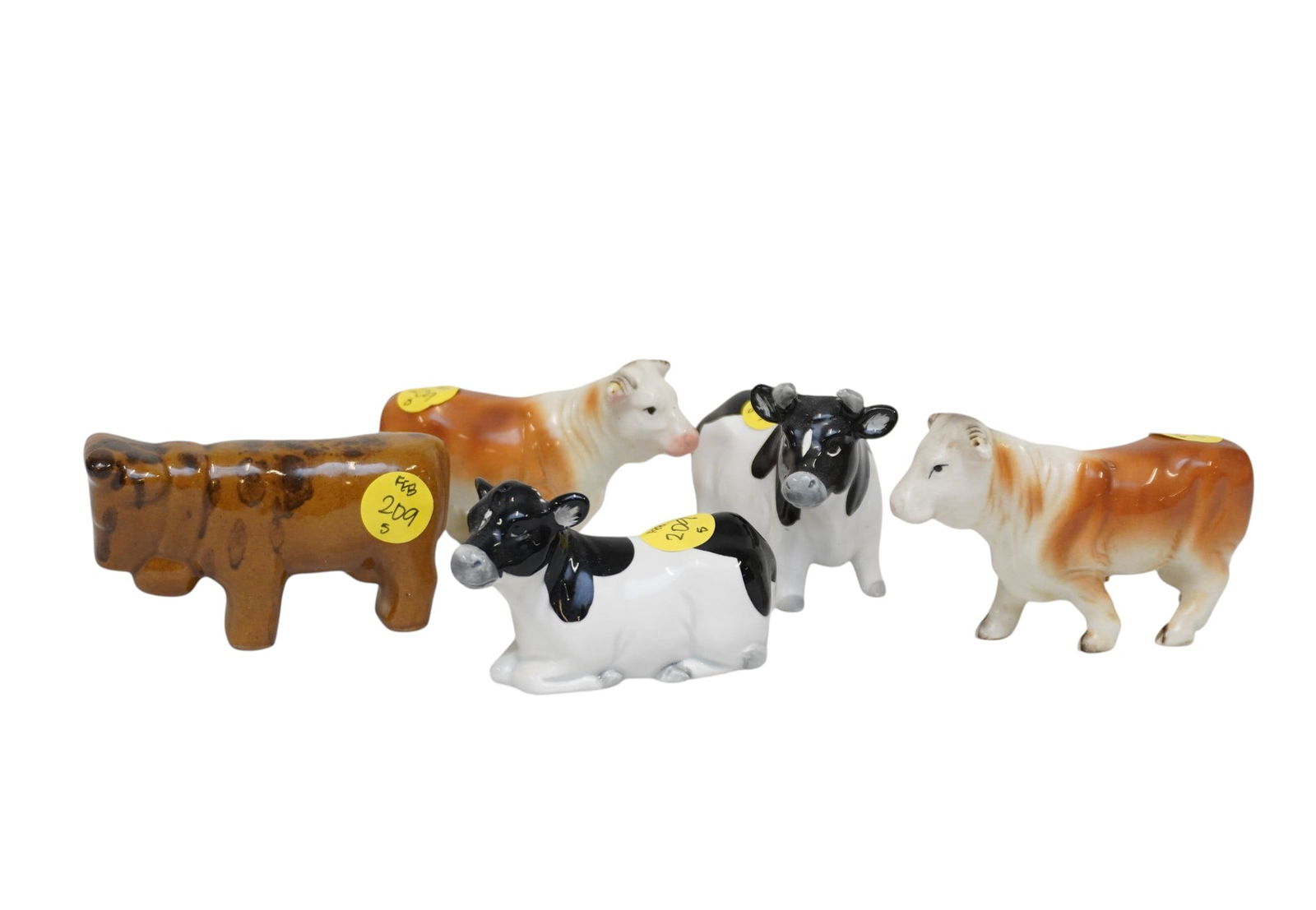 5 COW S&P SHAKERS AND FIGURINE (1 of 3)