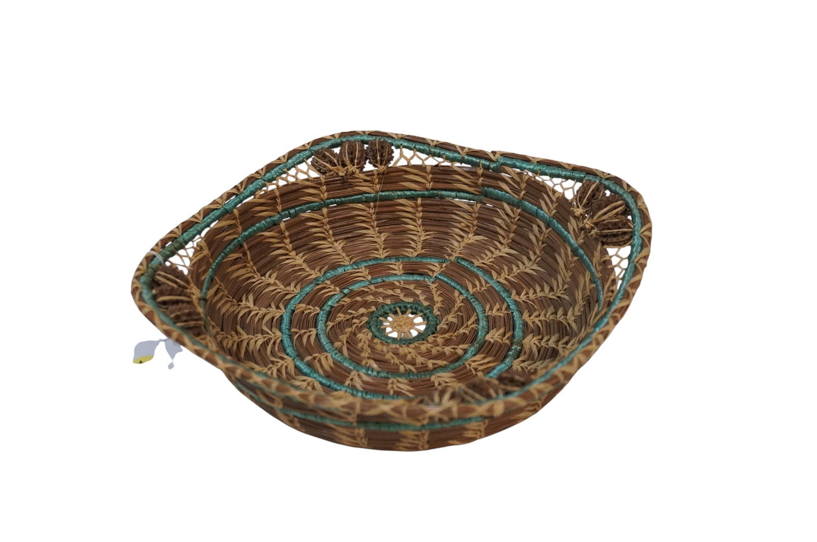NATIVE AMERICAN WOVEN PINE NEEDLE BASKET (1 of 3)
