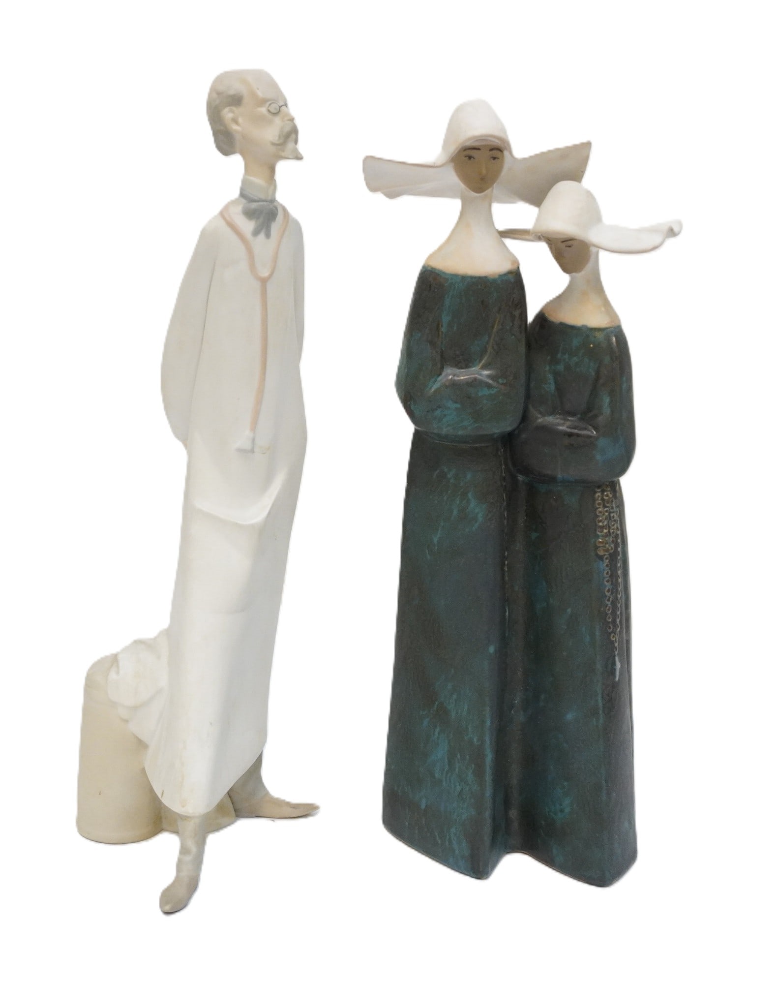 2 PC VINTAGE LLADRO PORCELAIN NUNS & DOCTOR (1 of 4)