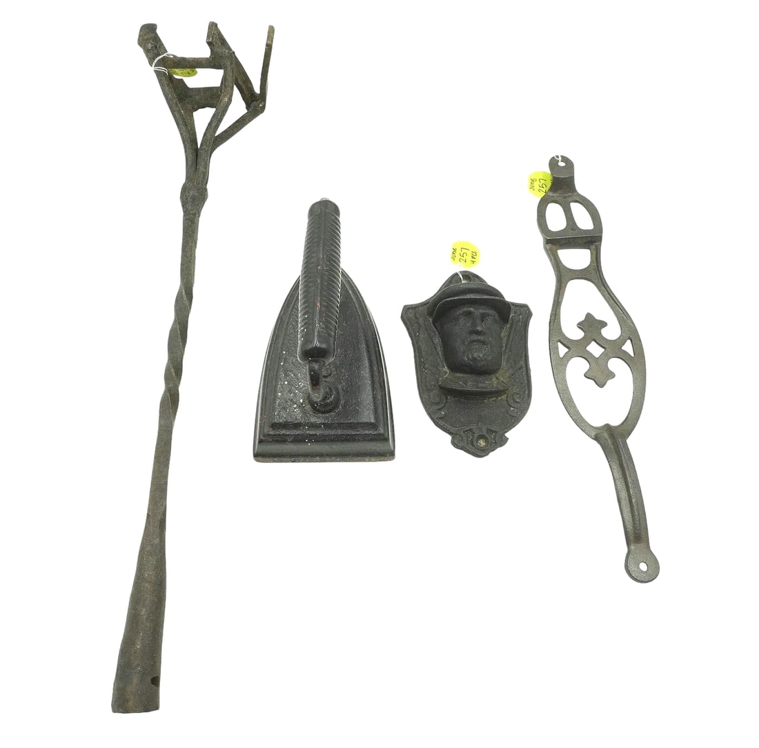 4 PCS VINTAGE/ANTIQUE CAST IRON (1 of 1)