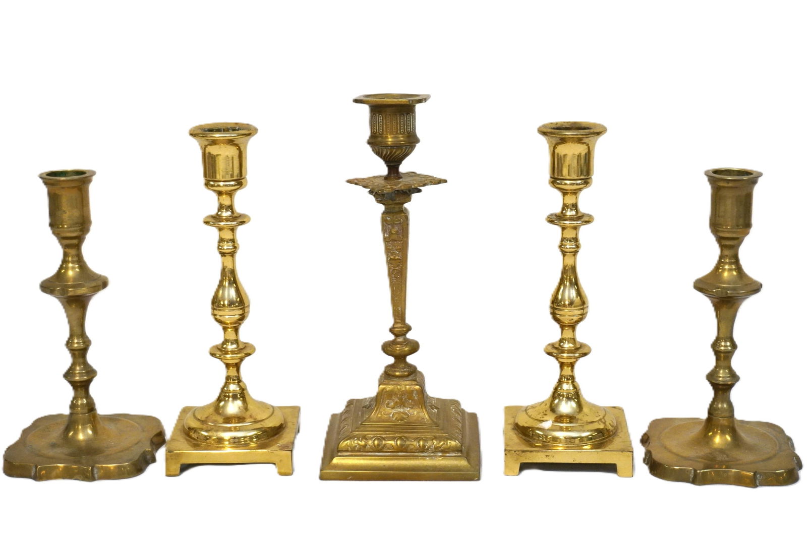 GROUP OF 5 VINTAGE BRASS CANDLESTICKS (1 of 4)