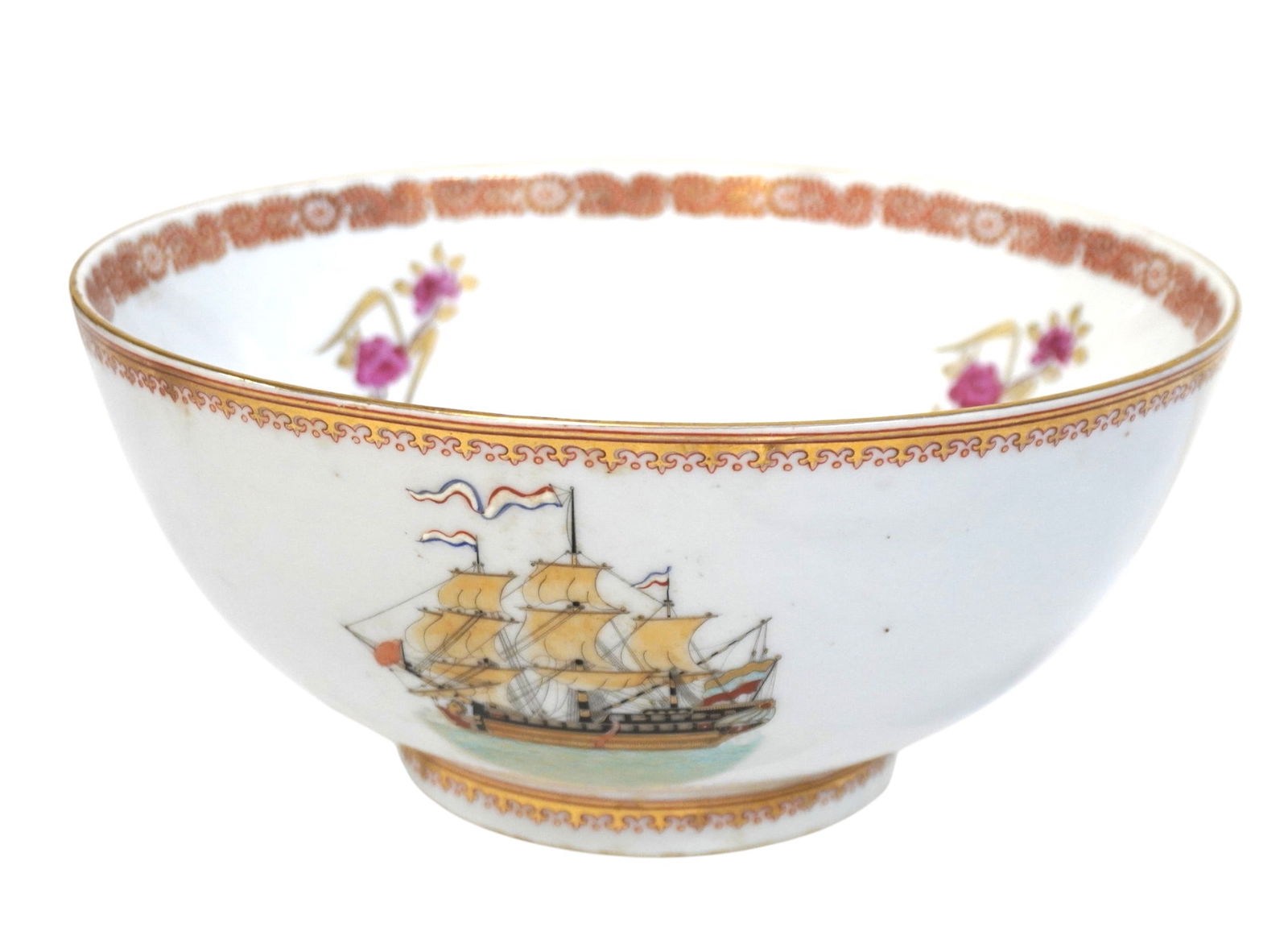 CHINESE EXPORT PORCELAIN SHIP DECORATED CENTER BOWL (1 of 6)