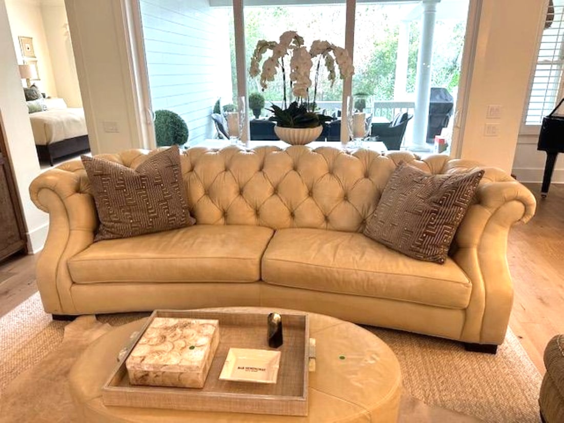 HANCOCK AND MOORE LEATHER CHESTERFIELD SOFA (1 of 4)