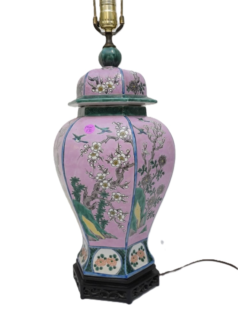 CHINESE EXPORT PORCELAIN FAMILLE ROSE TABLE LAMP (1 of 4)