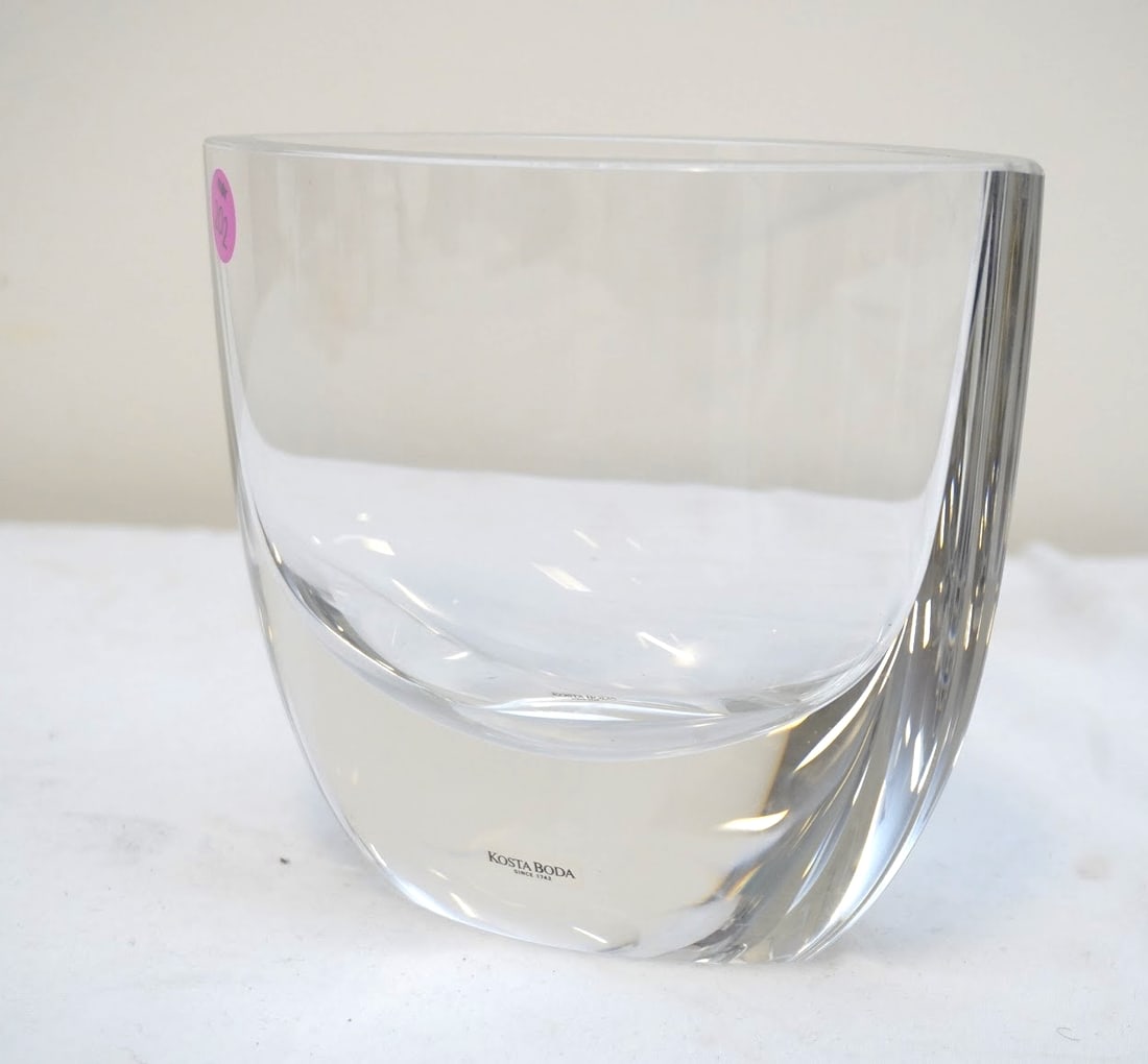 KOSTA BODA CRYSTAL VASE (1 of 4)