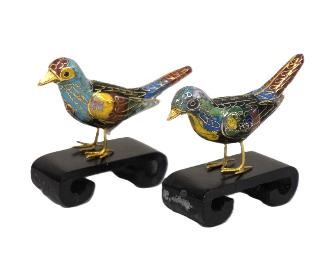 PAIR OF VINTAGE CHINESE CLOISONNE BIRD FIGURINES (1 of 3)