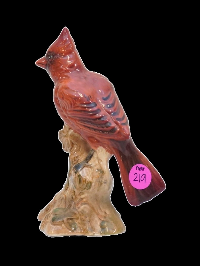 BESWICK ENGLAND RED CARDINAL FIGURINE: Beswick England Red Cardinal Figurine. Stamped/marked on bottom. Measures 6" x 3" x 3" and weighs 7 oz. **In house shipping available on this lot** If you win this lot, please select self arranged