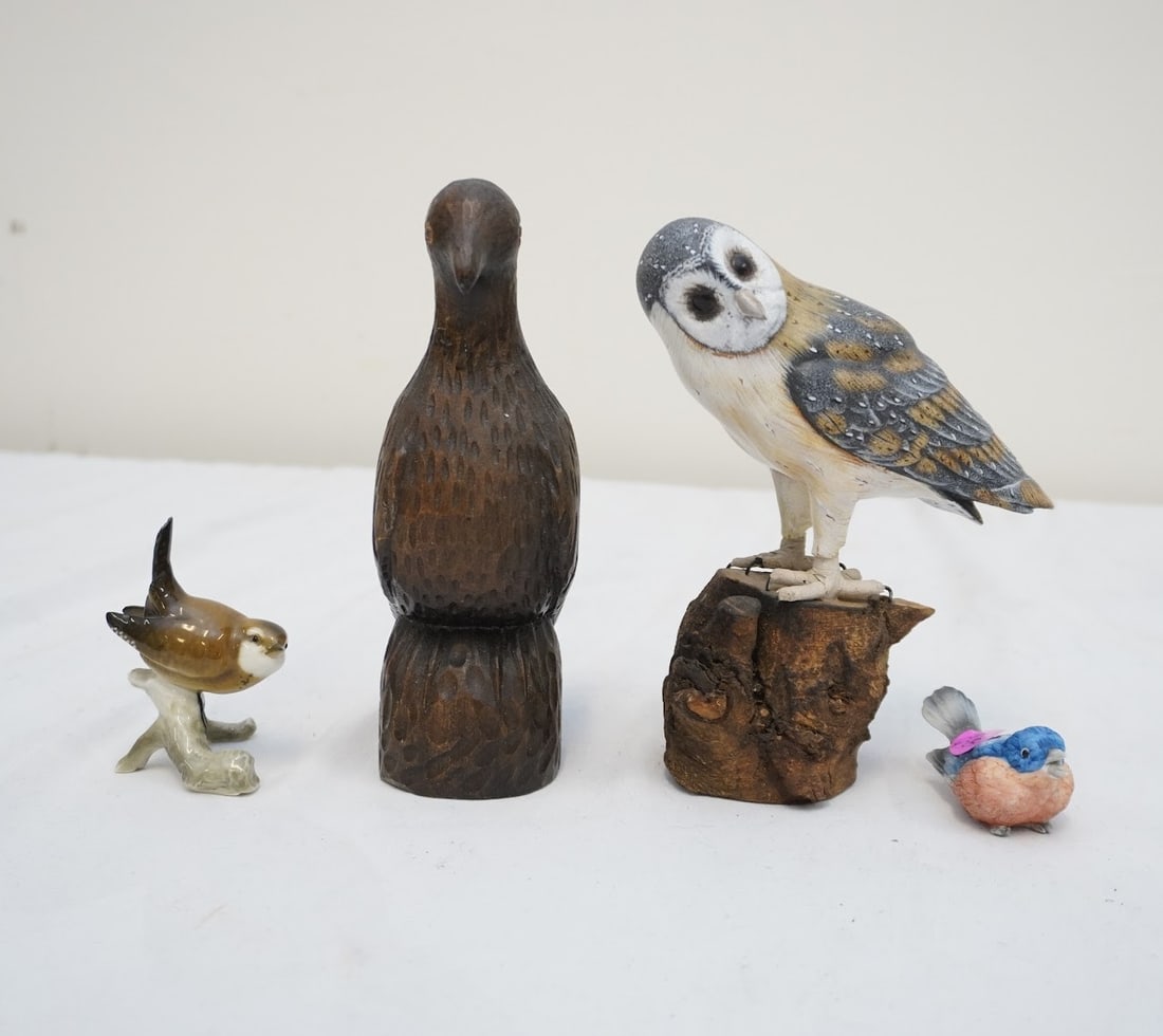 4 VINTAGE BIRD PORCELAIN FIGURINES (1 of 4)