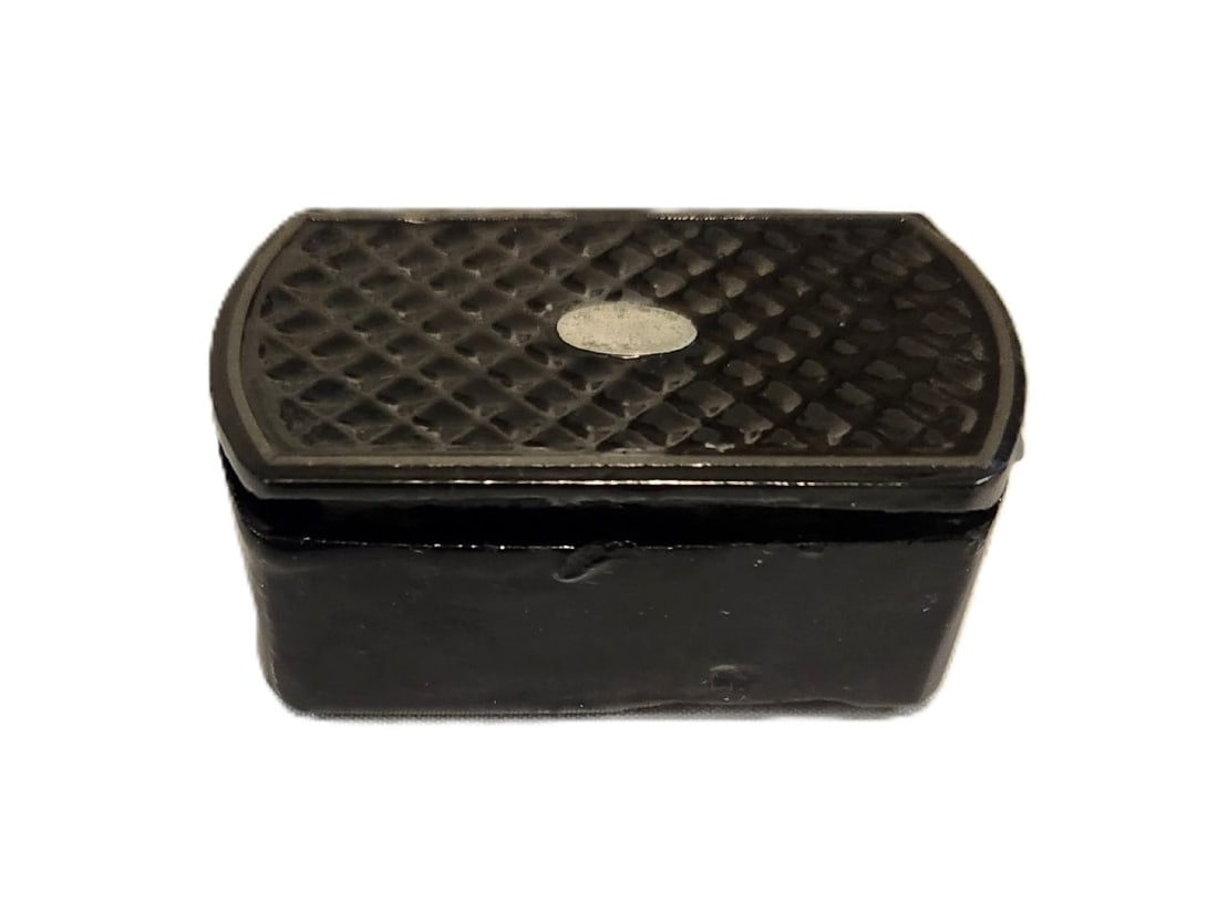 ANTIQUE ENGLISH BLACK PAPER MACHE SNUFF BOX: Antique English black papier mache hinged snuff box. Measures 2". Weight 1 oz.