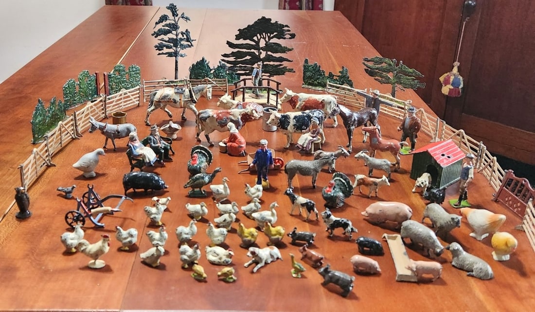 LARGE LOT BRITISH LEAD FARM FIGURES & ANIMALS: Huge Lot of Vintage Lead Farm Animals, Figures, Trees, Fence. Includes Bulldog and Doghouse. Box Measures 7"x3"x9 1/2". Weight 4 lbs 5 oz. **In house shipping available on this lot** If you win this