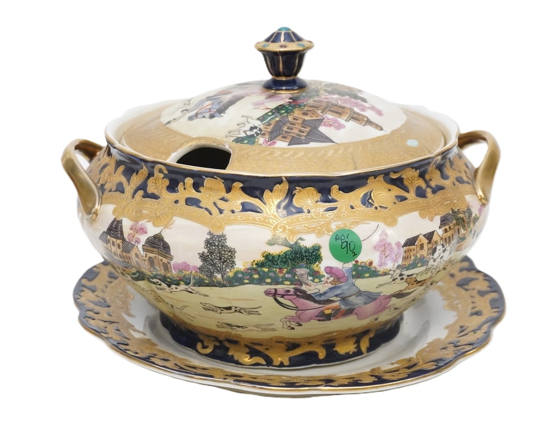 LARGE CHINESE EXPORT EUROPEAN HUNT SCENE TUREEN (1 of 5)