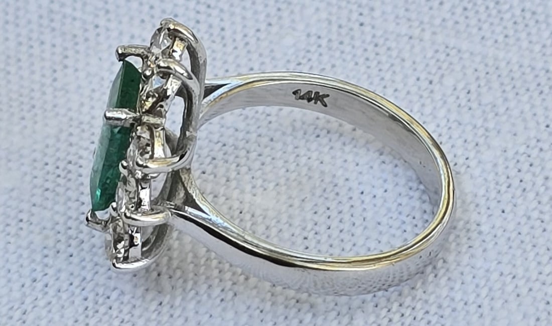 14k EMERALD & DIAMOND RING sz 6.5 - 3