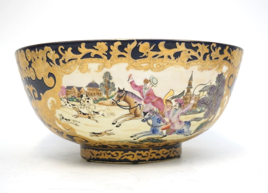 LARGE CHINESE EXPORT EUROPEAN HUNT SCENE PUNCH BOWL: Large Vintage Chinese Export European Hand Painted Polychrome Enamel Hunt Scene Punch Bowl. Figures on horseback surrounded by hounds.14"x14"x7". .Weight 8 lbs **In house shipping available on this lo