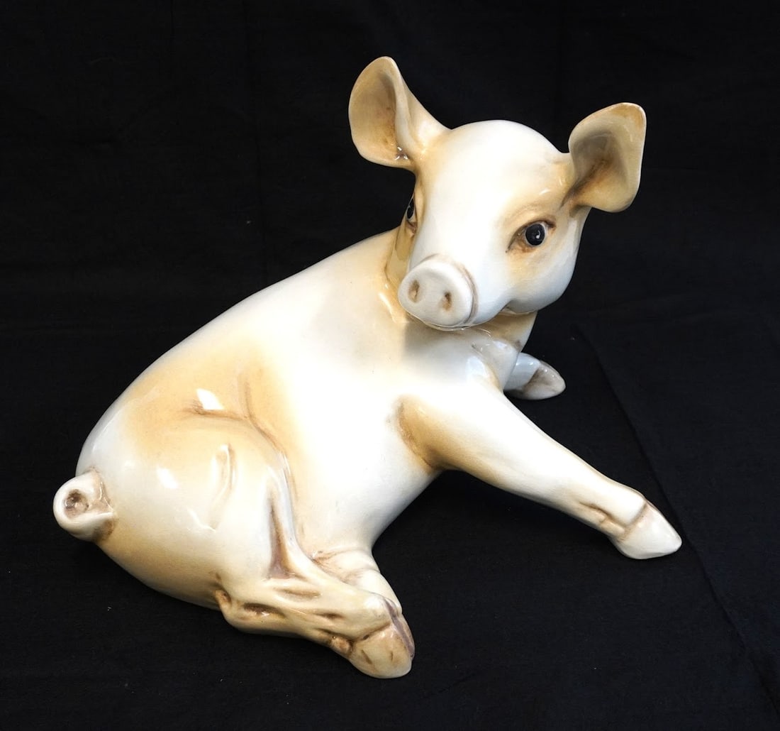 LARGE VINTAGE PFIZER ADVERTISING CERAMIC PIG (1 of 4)