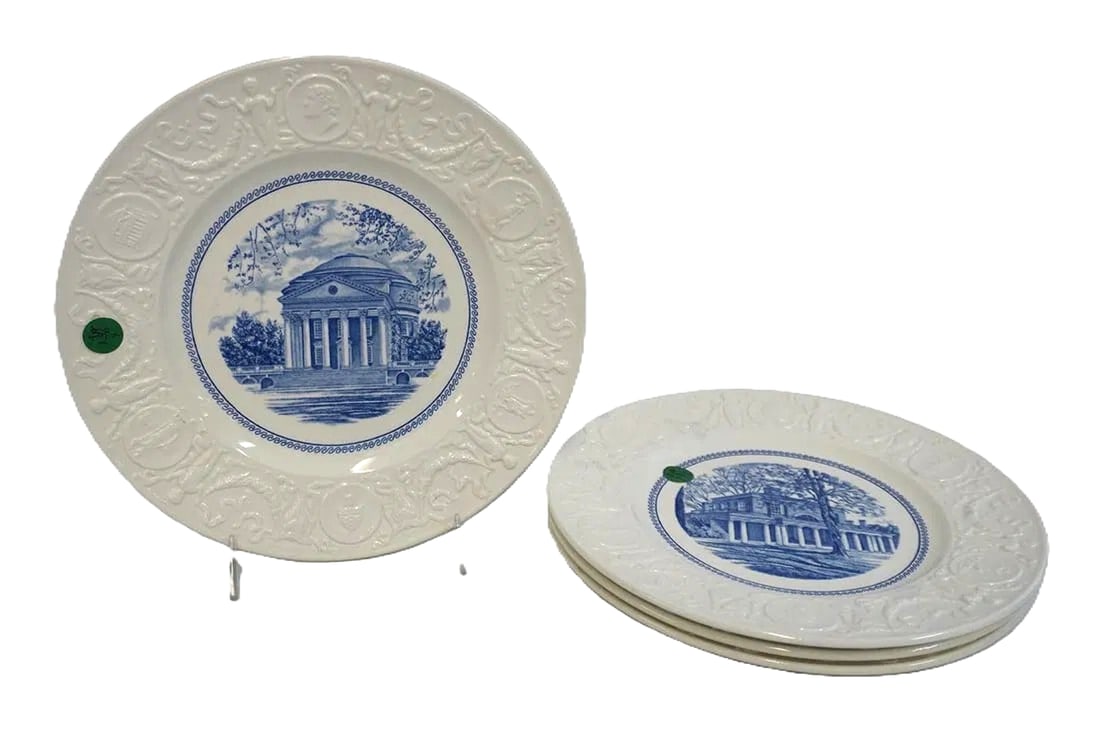 4 WEDGWOOD UNIVERSITY OF VIRGINIA DINNER PLATES: 4 Vintage Wedgwood University of Virginia Dinner Plates. 3 First Edition and 1 Bi-Centennial 1743-1943. Each 10 3/4". Weight on all 5 lbs 10 oz **In house shipping available on this lot** If you win