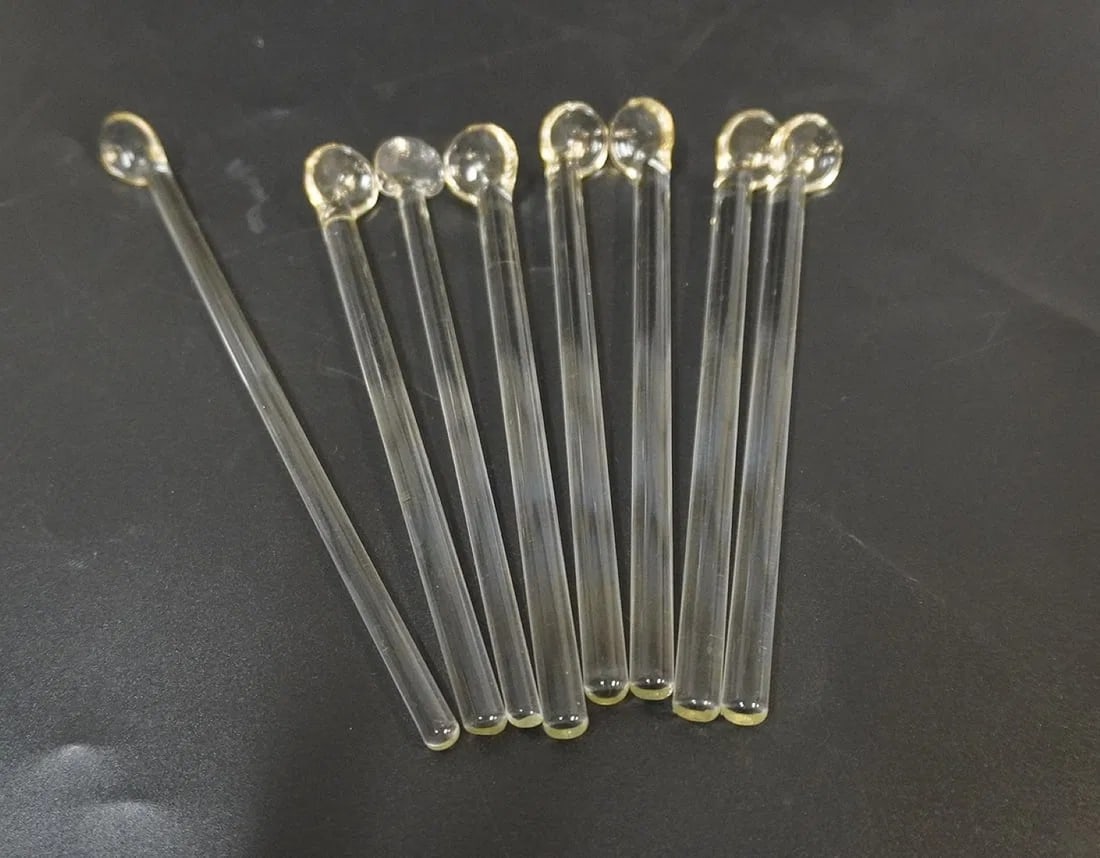 8 MCM HAND BLOWN GLASS VINTAGE SWIZZLE STICKS: 8 MCM Hand Blown Glass Vintage Glass Swizzle Sticks. Each measures 5" and weighs 3.1 oz. **In house shipping available on this lot** If you win this lot, please select self arranged for in house shipp