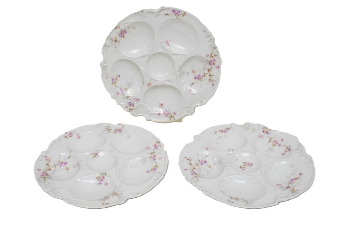 3 ANTIQUE HAVILAND LIMOGES OYSTER PLATES: 3 Antique Theodore Haviland Limoges, France Oyster Plates. Each 9 1/4"x9 1/4". Weight 3 lbs 6 oz PROVENANCE:The Historic 1798 John Burckmeyer House, 120 Wentworth Street, Charleston SC **In house