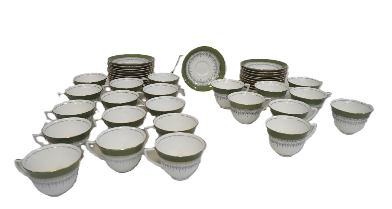 44 pc ROYAL WORCESTER REGENCY CUPS & SAUCERS: 44 Piece Royal Worcester Green & Gray Regency 22 Cups and 22 Saucers. . All like new.Cups 3 3/4"x 2 5/8" Saucers 5 3/4" Weight on all 15 lbs **In house shipping available on this lot** If you win this