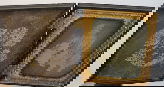 RARE ANTIQUE DAGUERREOTYPE IN THERMOPLASTIC FRAME