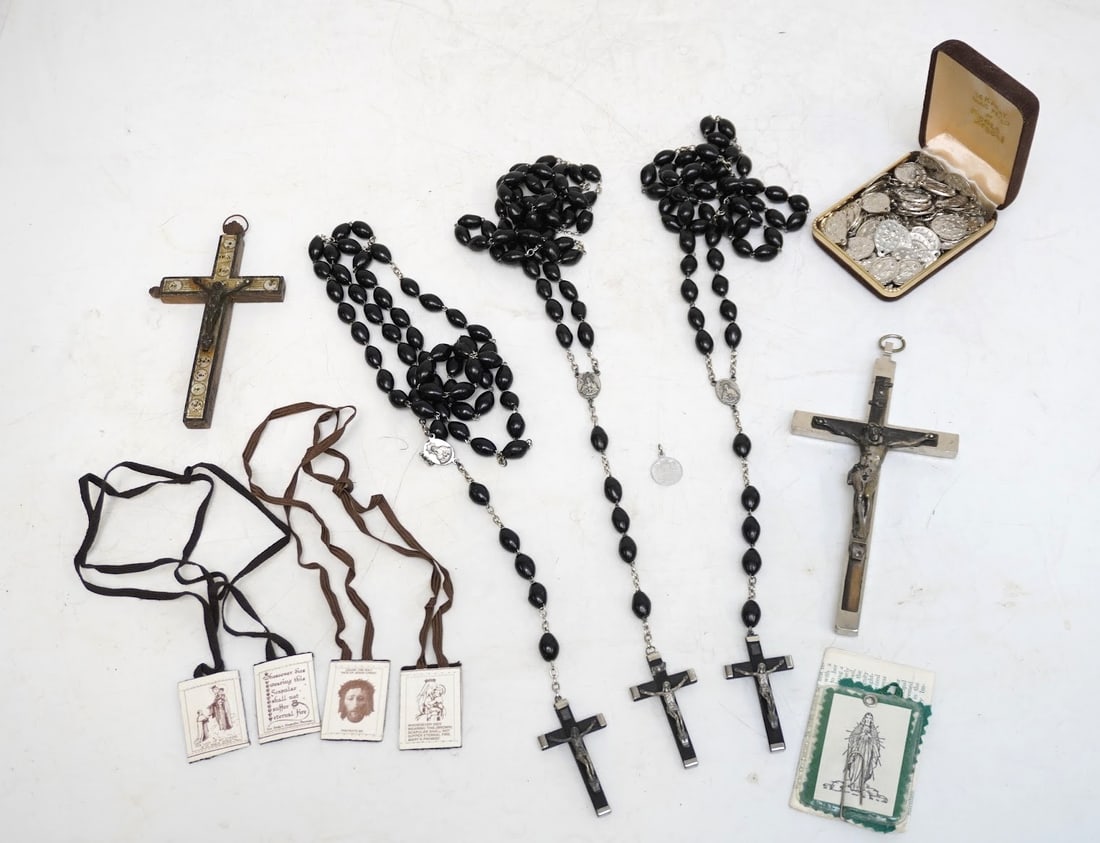 86 PC VINTAGE RELIGIOUS MEDALS, CRUCIFIX, ROSARIES: 76 Vintage Catholic Aluminum Religious Medals most are Our Lady of Medjugorje. 2 Vintage Wall Crucifix Italian 6 1/2" and 19th c. Stations of the Cross Pilgrimage 5 1/4". 5 Vintage Scapulars. 3 Long B