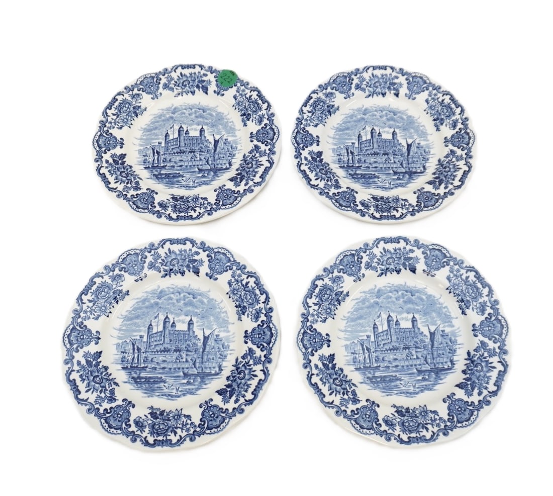 WEDGWOOD ROYAL HOMES OF BRITAIN PLATES - 4 PIECES (1 of 3)