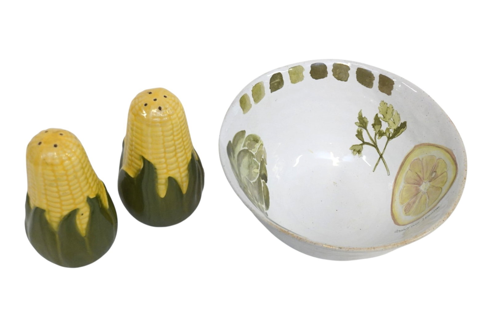 3 pc SHAWNEE CORN SALT & PEPPER AND ROSANNA SALAD BOWL: Pair Vintage Shawnee Pottery Corn Salt & Pepper Shakers 5 1/4". Rosanna Stoneware Farm to Table Artichoke Salad Bowl 73/4"x3 3/4". Weight combined 2 lbs 10 oz