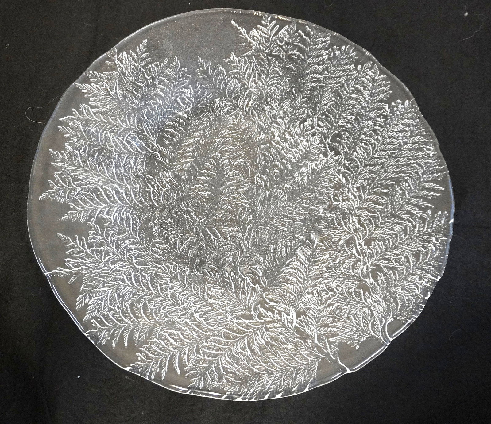 LARGE MIKASA FERN LEAF PLATTER (1 of 2)