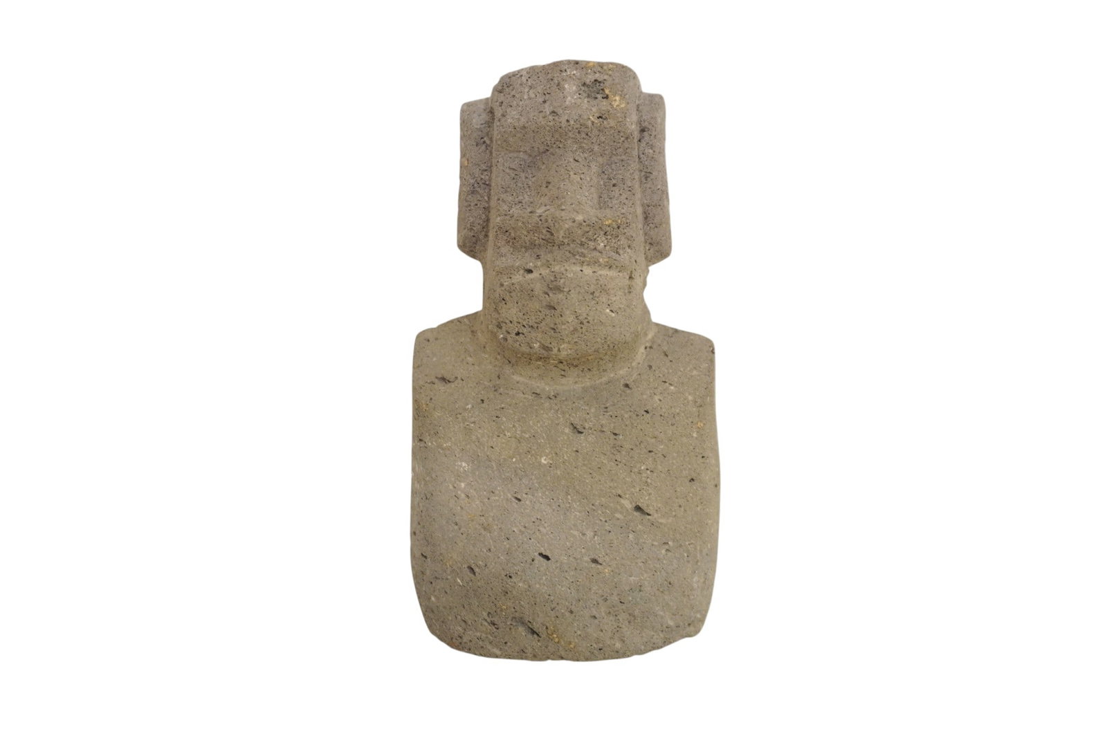 MOAI EASTER ISLAND RAPA NUI LAVA ROCK STATUE: Moai Easter Island Rapa Nui Lava Rock Statue. Measures 5.5" x 3" x 2" and weighs 11.1 oz. **In house shipping available on this lot** If you win this lot, please select self arranged for in house