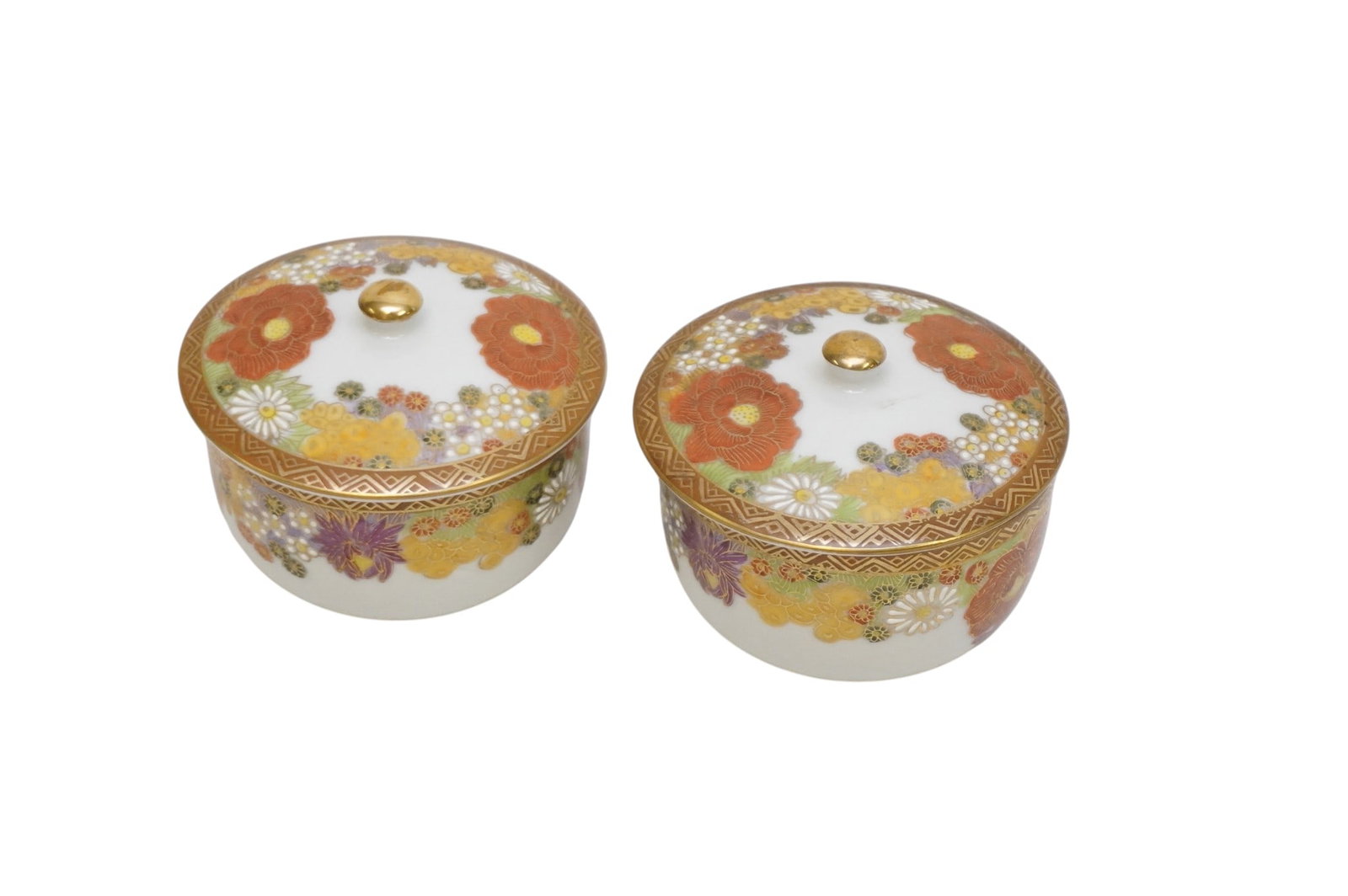 PAIR OF KUTANI LIDDED TEACUPS: Pair of Kutani Lidded Teacups. Both marked on bottom. Measures approx. 2.5" x 3.25" in dia., total weight 10.2 oz. **In house shipping available on this lot** If you win this lot, please select self a