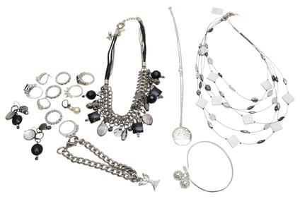 15 PIECES OF COSTUME SILVER JEWELRY