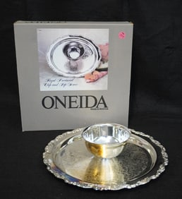 ONEIDA ROYAL PROVINCIAL SILVERPLATE CHIP AND DIP SERVER