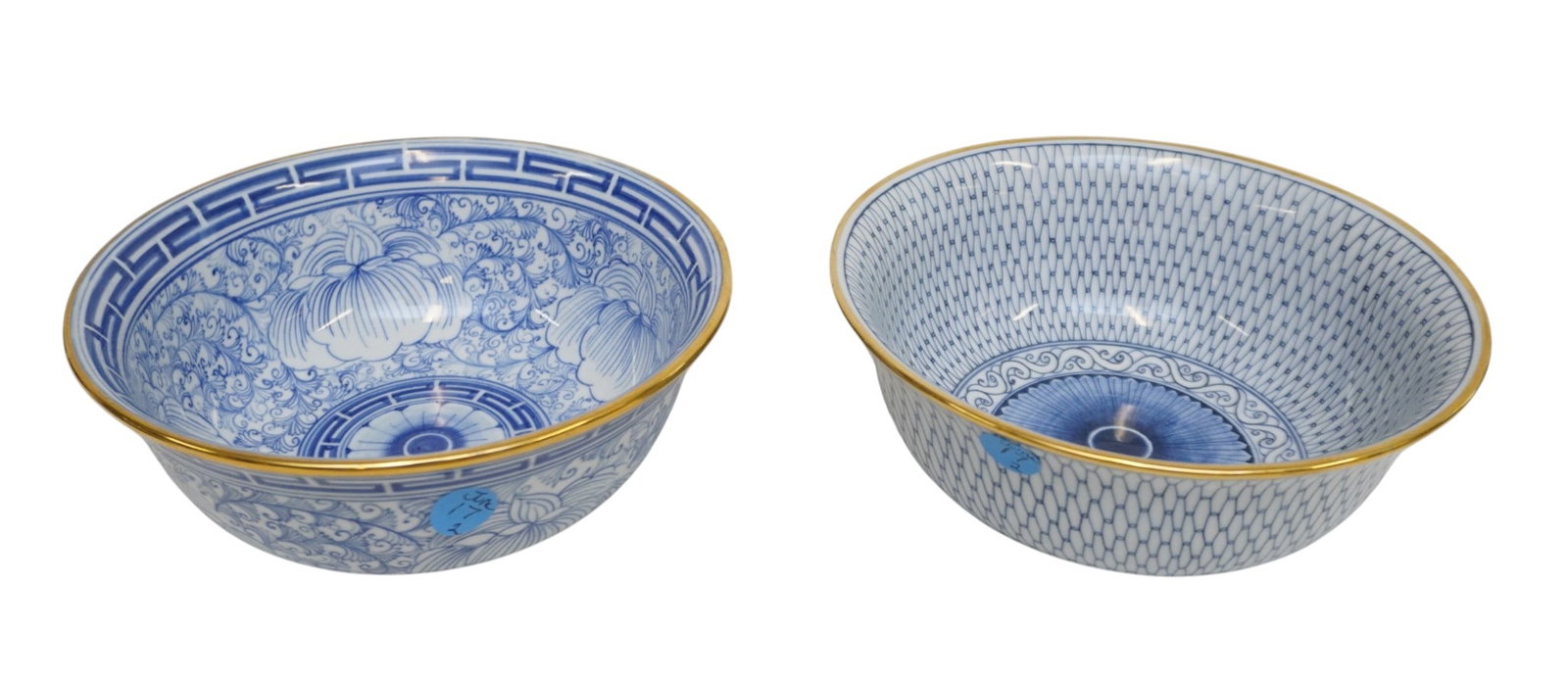 2 VINTAGE MAITLAND SMITH CHINOISERIE BLUE & WHITE BOWLS: 2 Vintage Maitland Smith Chinoiserie Blue & White Porcelain Bowls with gilt rims..Unmarked, one still retains a portion of the paper label. Each 8"x8"x3 1/2". Weight `2 lbs 14 oz. **In house shipping 