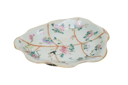 19TH C CHINESE HAND PAINTED CELADON PORCELAIN LOTUS LEAF BOWL