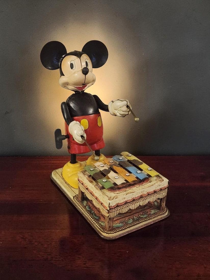 1950S WALT DISNEY TIN WINDUP MICKEY MOUSE XYLOPHONE (1 of 3)