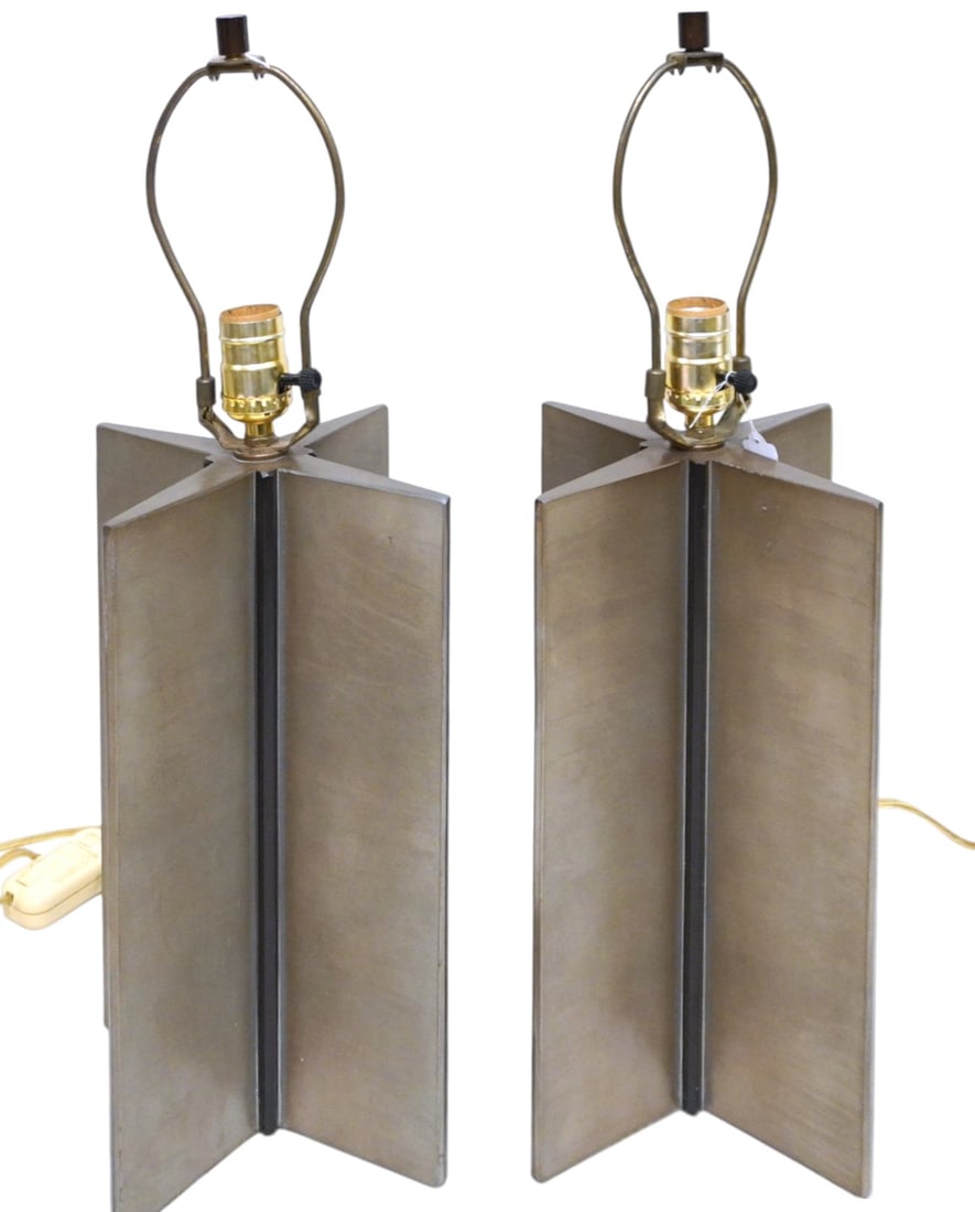 PAIR OF ARCHITECTURAL CROISILLON MID-CENTURY TABLE LAMPS AFTER JEAN-MICHEL FRANK (1 of 7)