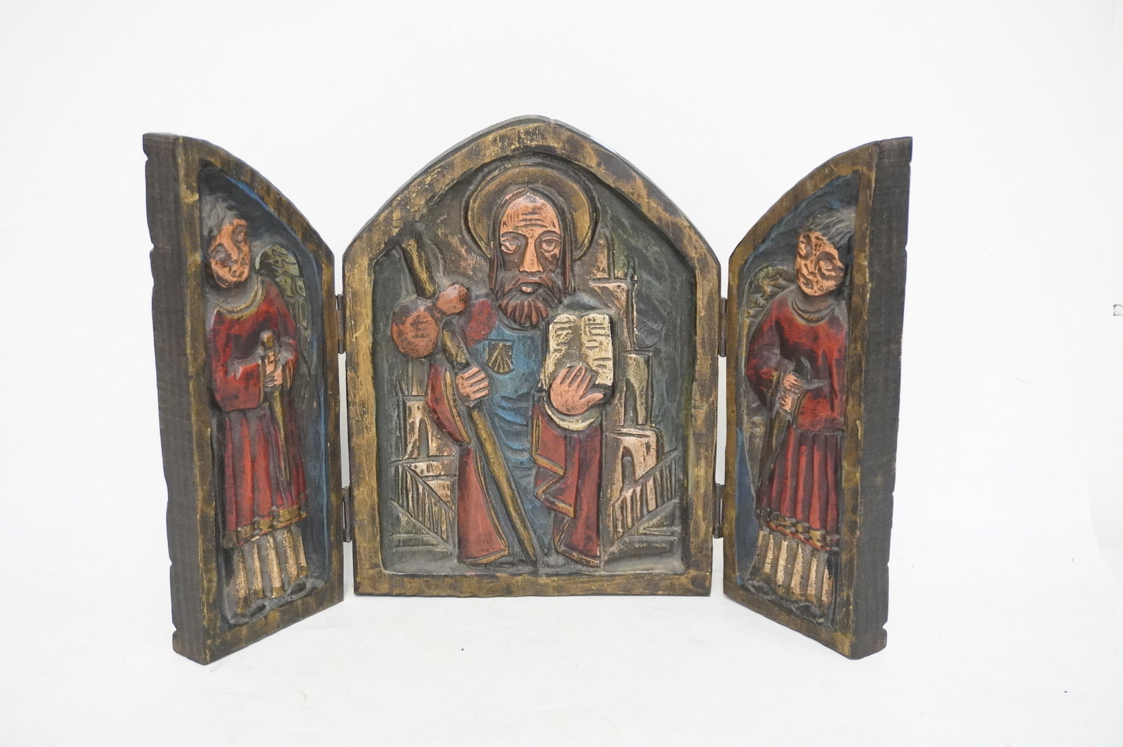VINTAGE HAND CARVED RELIGIOUS TRIPTYCH ST JAMES (1 of 6)