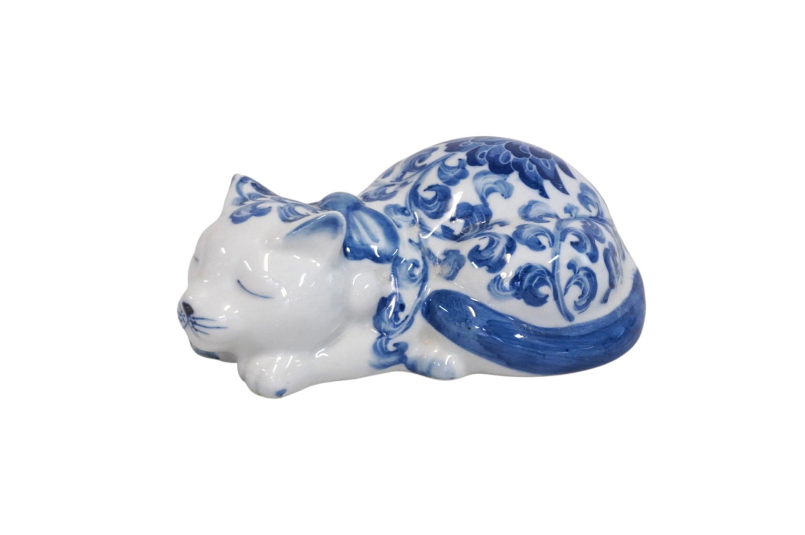 VINTAGE SLEEPING BLUE AND WHITE CAT FIGURINE (1 of 4)