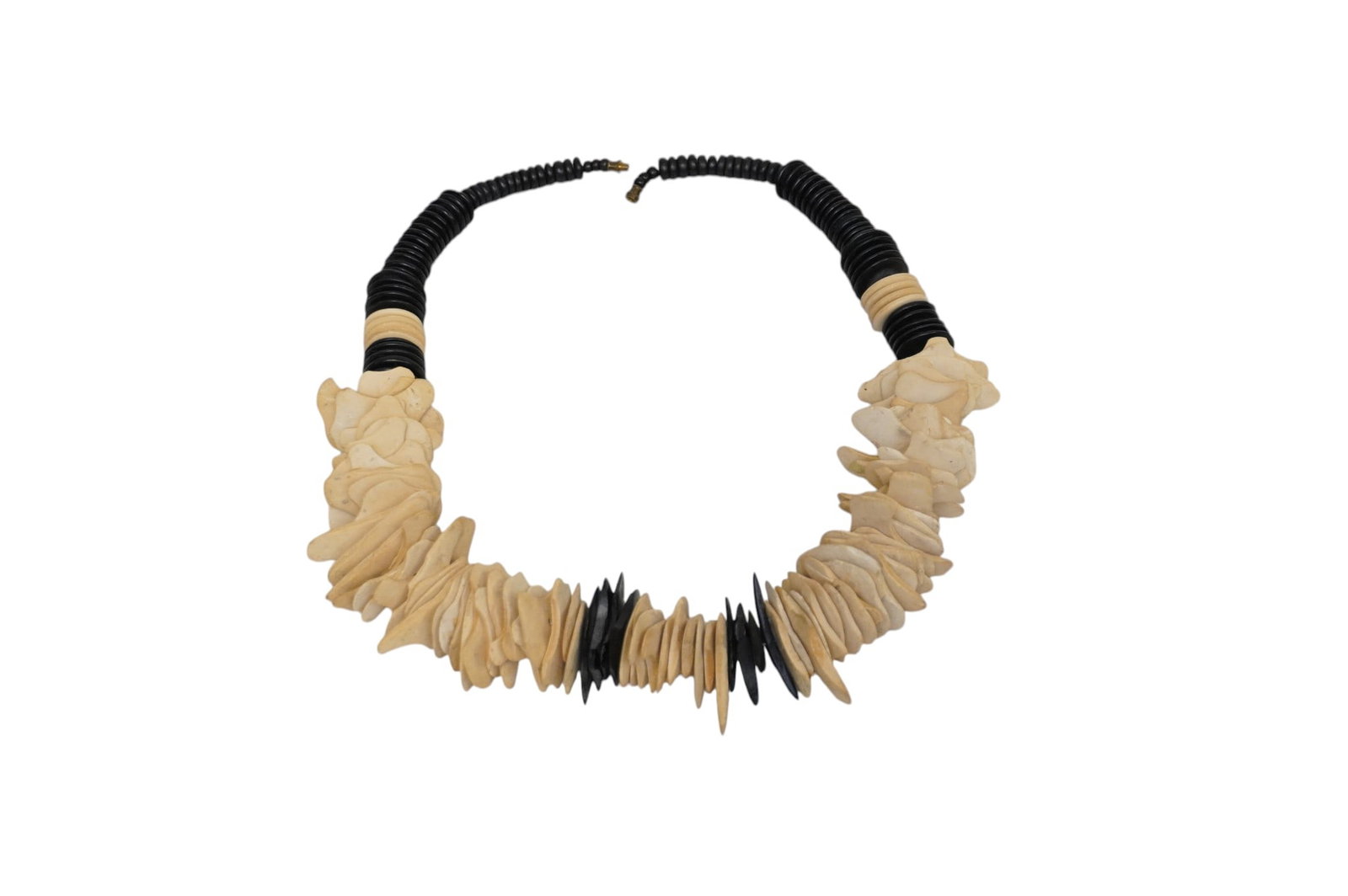 LARGE VINTAGE BONE & HORN NECKLACE BOHO TRIBAL: Large Vintage 1980s Boho Natural Bone and Horn Disc and Bead Tribal Necklace. Measures open 25". Weight 6 oz. **In house shipping available on this lot** If you win this lot, please select self arrang