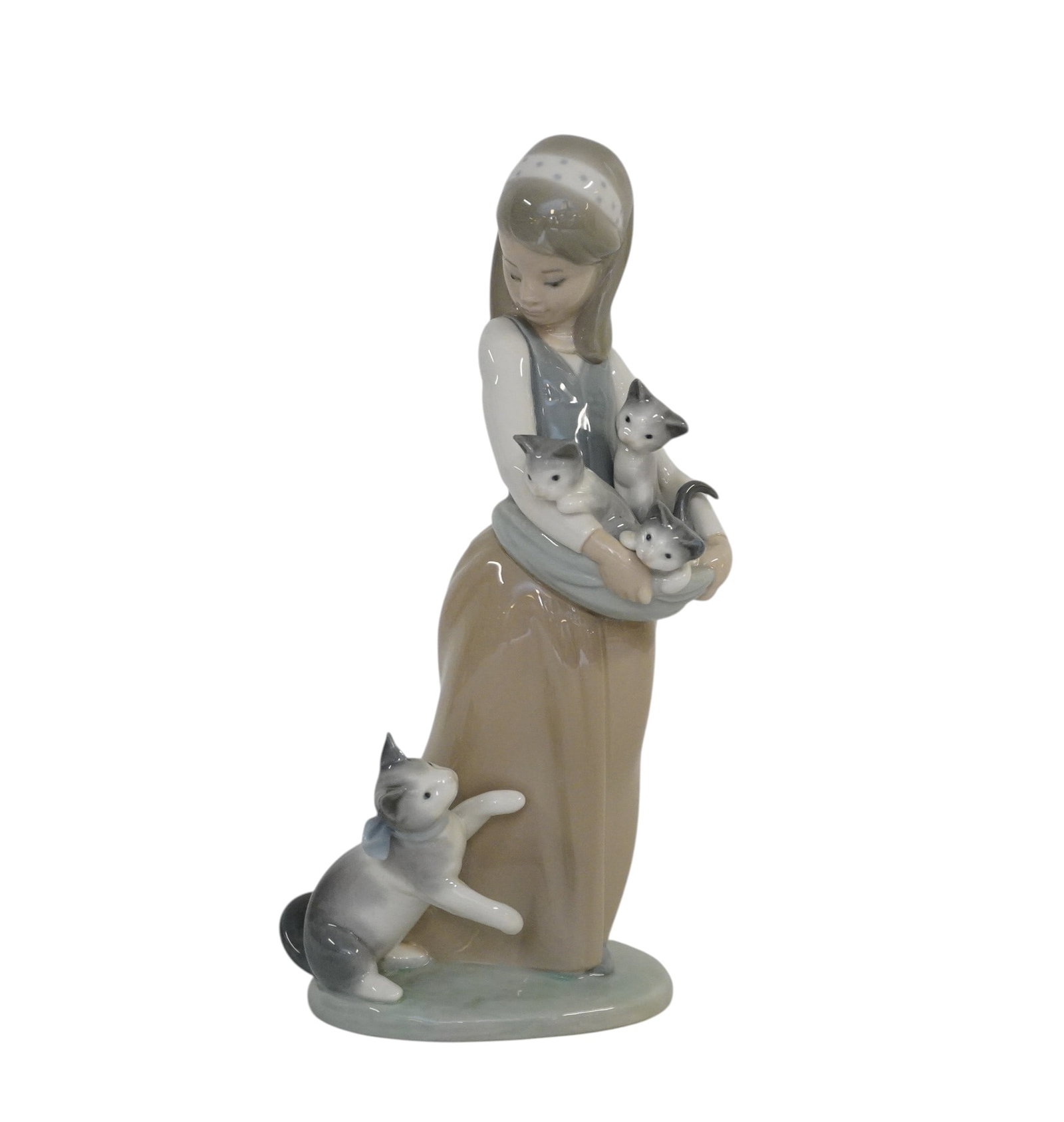 FOLLOWING HER CATS 1309 LLADRO PORCELAIN FIGURINE (1 of 5)