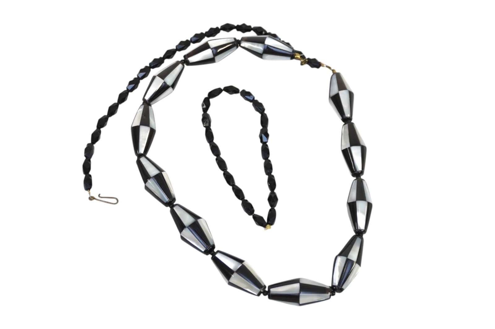 2 PC ART DECO GEOMETRIC BICONE MOP LUCITE NECKLACE & BRACELET: Vintage Art Deco Style MOP & Lucite Necklace with Bicone Black & White Beads. Necklace 26" opened. Bracelet 3" opening. Weight combined 3 oz **In house shipping available on this lot** If you win this