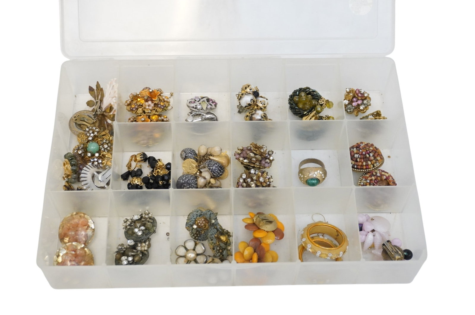 GROUP OF VINTAGE COSTUME CLIP ON AND PIERCED EARRINGS + (1 of 9)