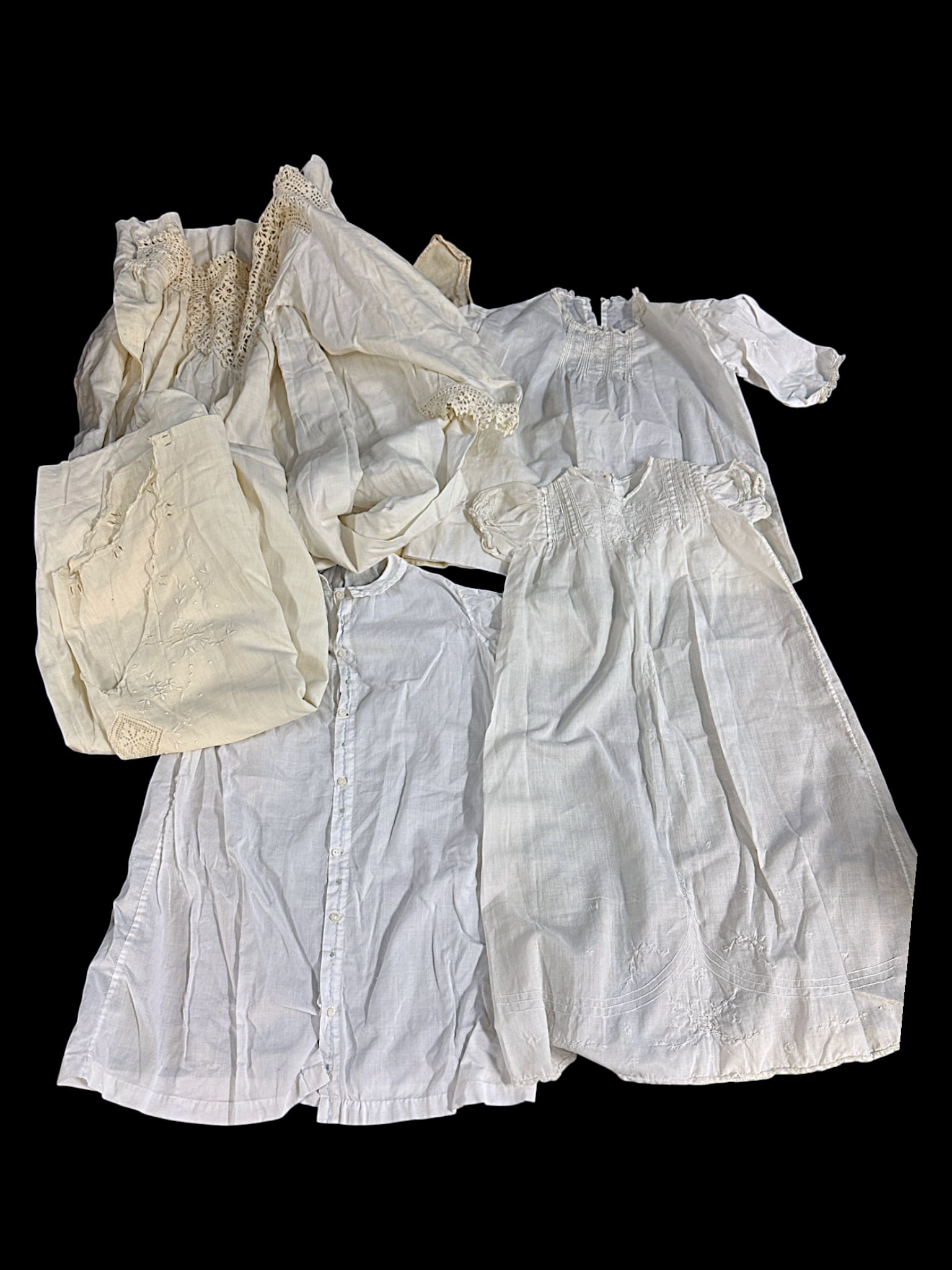6 ANTIQUE AND VINTAGE WOMENS AND CHILDRENS LINEN CLOTHING (1 of 5)