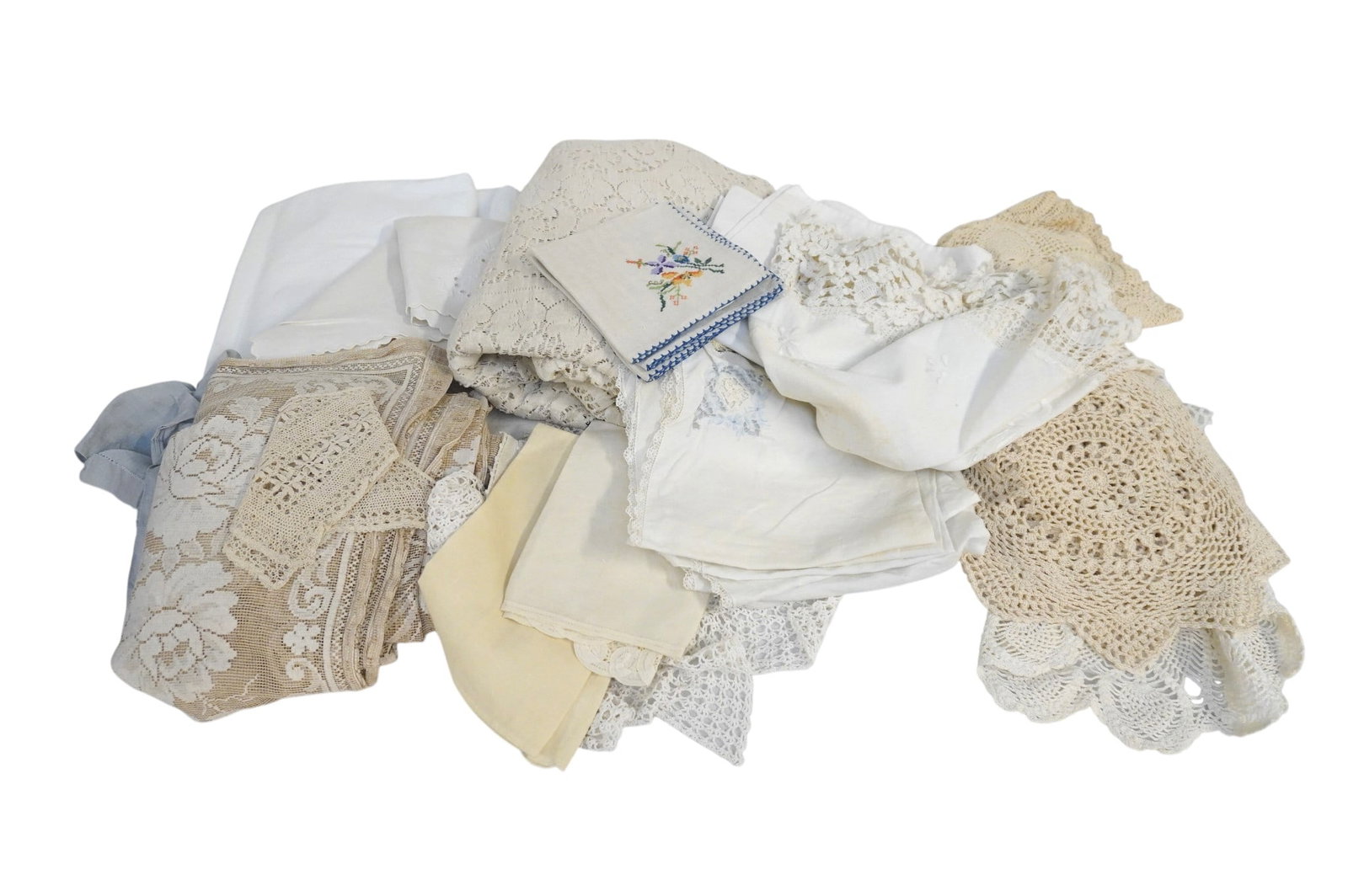48 MISC. ANTIQUE AND VINTAGE LINENS/TEXTILES: 48 Misc. Antique and Vintage Linens/Textiles. Includes pillow covers, doilies, tables covers, etc. Total lot weight is 5 lbs 11 oz. **In house shipping available on this lot** If you win this lot, ple