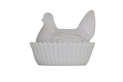MILK GLASS HEN ON NEST