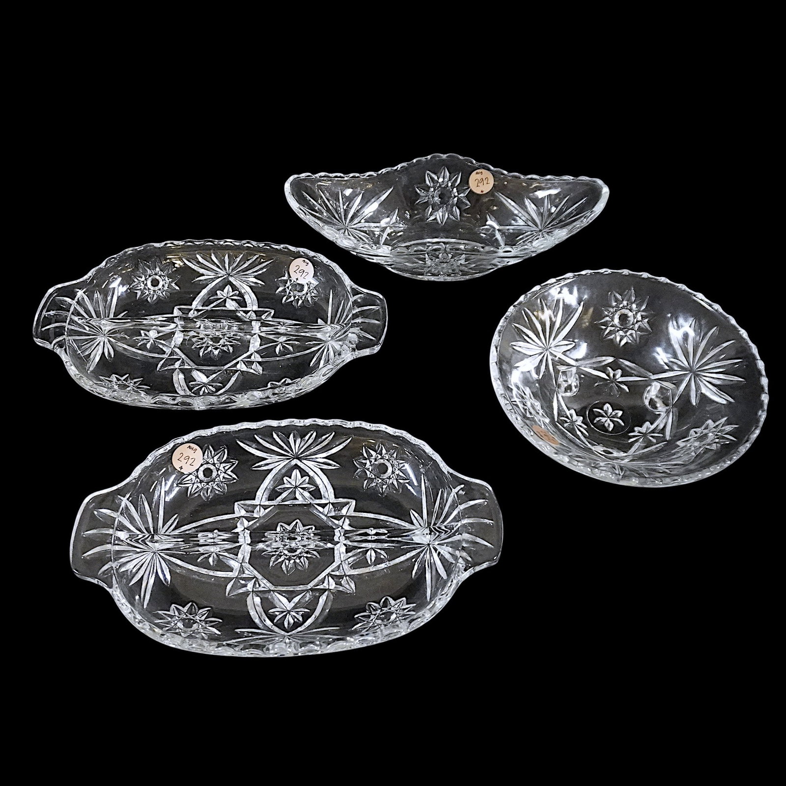 4 PIECES OF VINTAGE ANCHOR HOCKING GLASS: 4 Pieces of Vintage Anchor Hocking Glass. Includes 2 divided relish dishes, 1 bon bon dish and 1 sundae dish. Largest are split relish dishes which measure approx. 10" x 6" x 1.5", total lot weight is